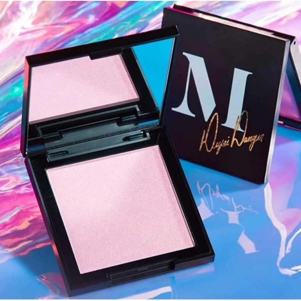 Morphe Deysi Danger Highlighter